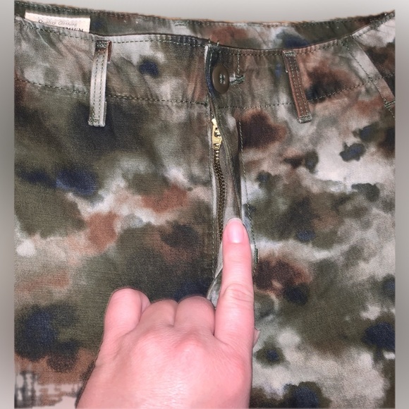 NWOT Levi’s Premium Wide Leg Relaxed Baggy Green Camouflage Cargo Pants 24 - Picture 6 of 13